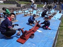 H30ベンチ塗装としいたけホダ木づくり 011.JPG